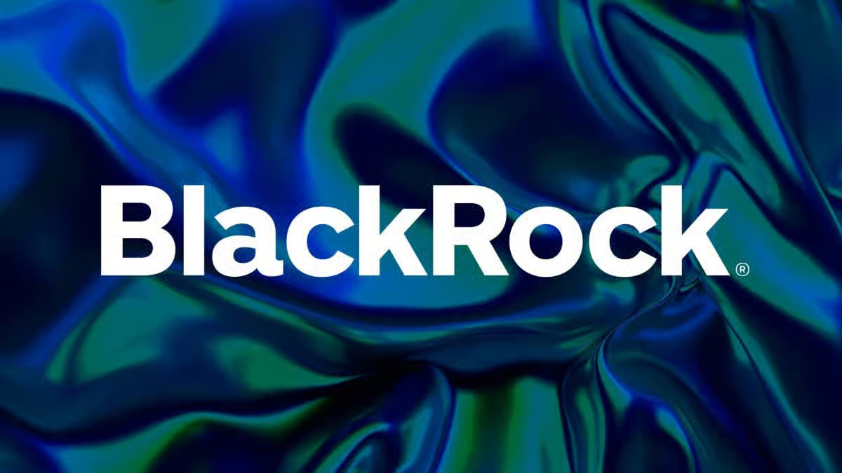 blackrock-bitcoin-sentiment-stock-decoupling